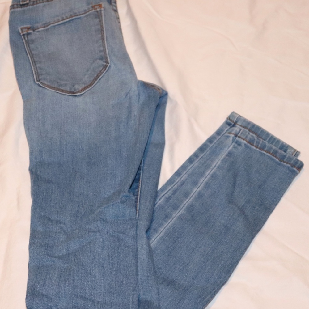 Light Wash Ripped Jeans - Picture 5 of 6